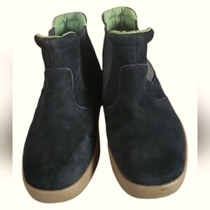 UGG Unisex Child  Hamden Black Suede Sneakers Sz 4